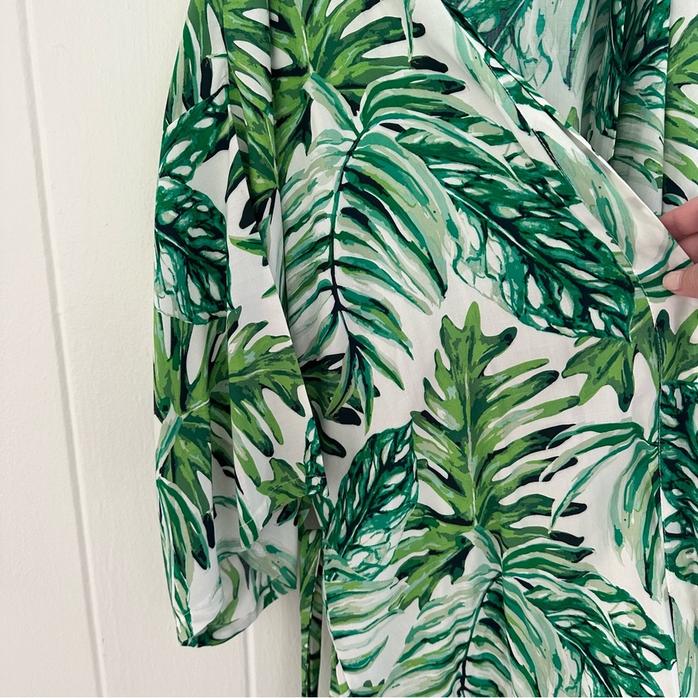 Tropical Robe - Picture 2 of 3
